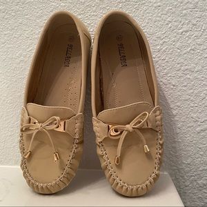 Belladia Tan Loafers